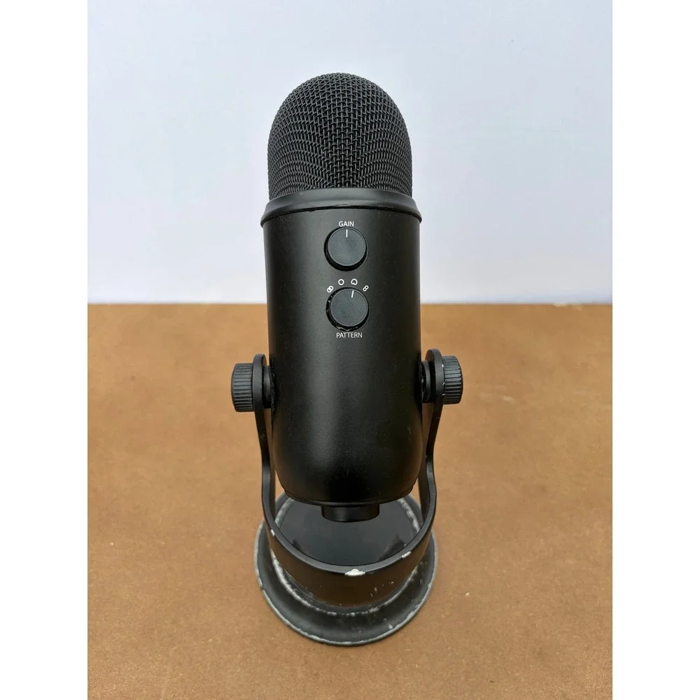 Blue Yeti USB Microphone Blackout Edition Professional Condenser Mic with Stand